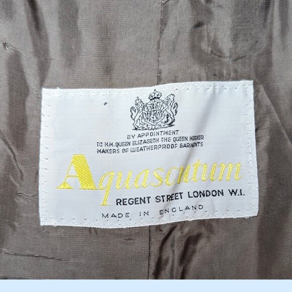 Gorgeous Vintage Aquascutum Tweed Coat with Matching Scarf. - Picture 12 of 14